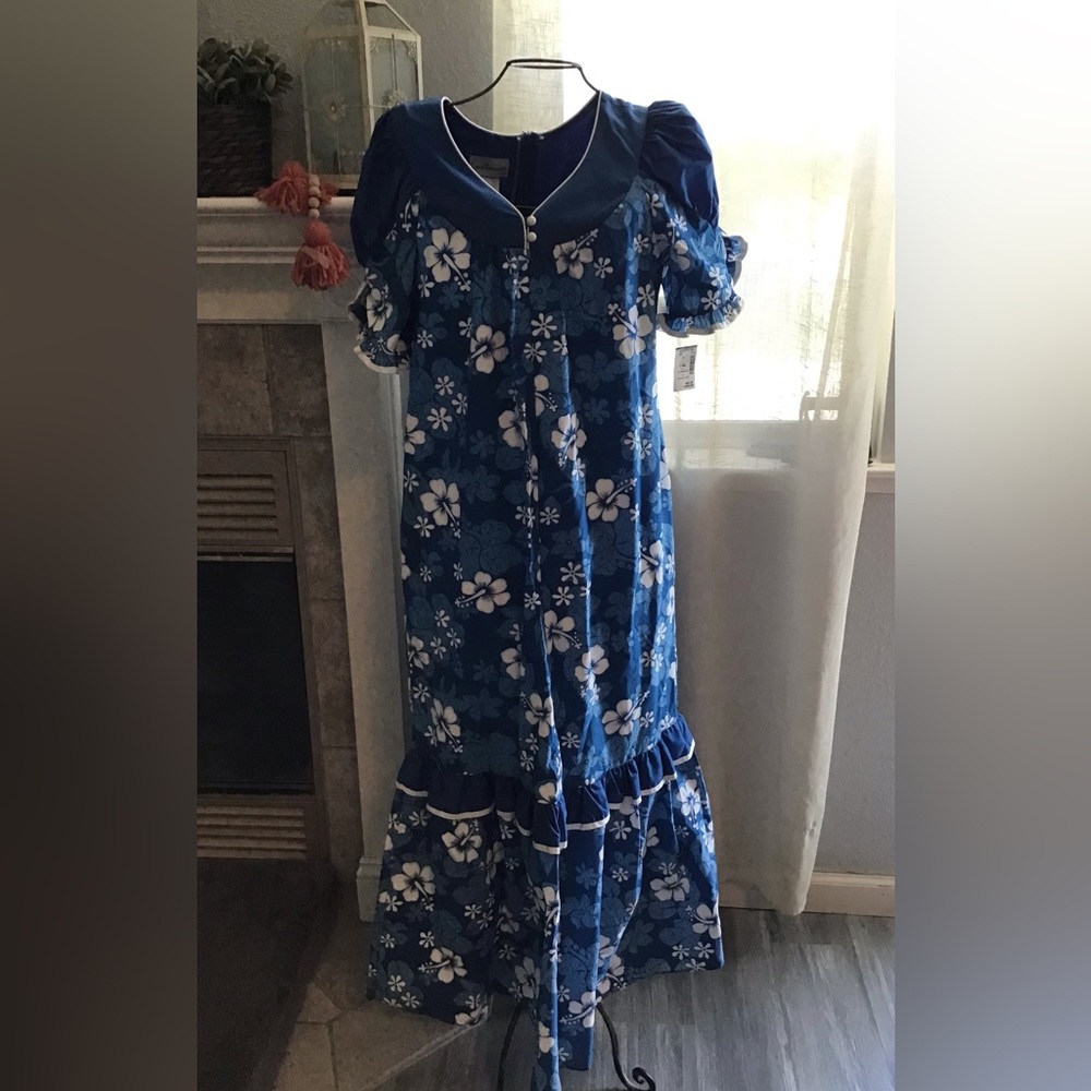 Vintage Carol Bennett Hawaii Dress.  NWT